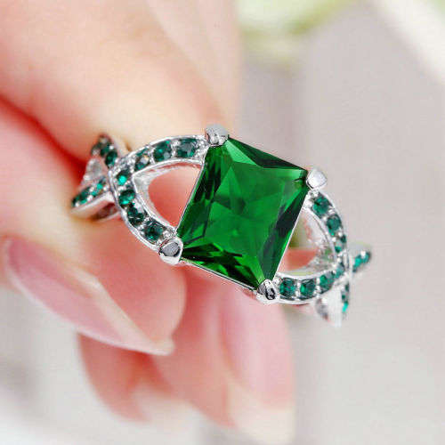 Beautiful Green Crystal Ring - Size 8 1/4