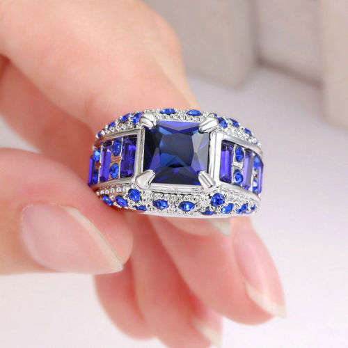 Stunning Blue Crystal Ring - Size 6 1/4