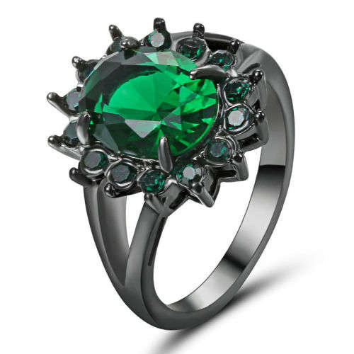 Beautiful Emerald Green Crystal Ring - Size 6