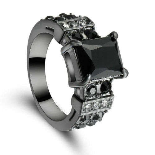 Beautiful Black Crystal Fashion Ring - Size 6 1/2