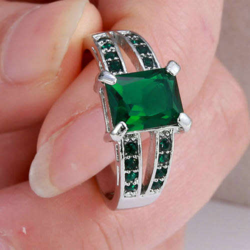 Elegant Green Crystal Ring - Size 9