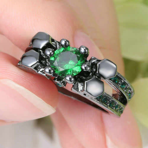 Beautiful Green Crystal Ring - Size 6