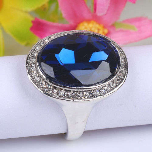 Gorgeous Blue Crystal Ring - Size 9