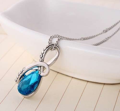 Gorgeous Blue Crystal Teardrop Necklace