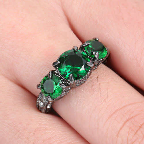Stunning Black Gold Filled Emerald Green Crystal Ring - Size 6