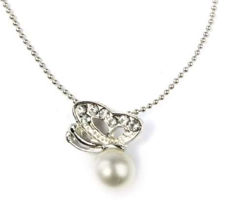 Beautiful Butterlfy Crystal Necklace