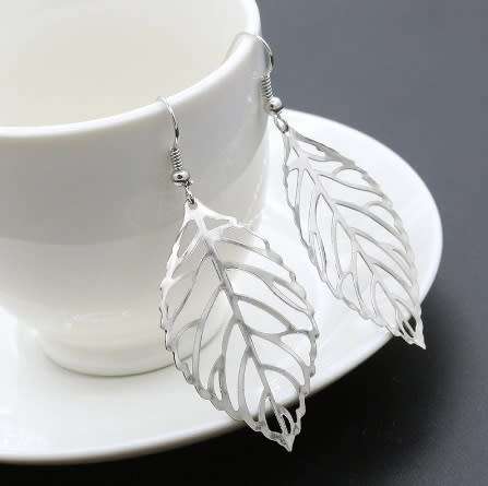 Stunning Leaf Design Earrings (Color - Silver)