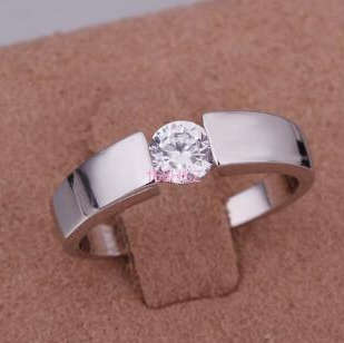 Beautiful White Crystal Fashion Ring - Size 9