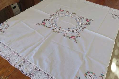 Pretty embroidered tablecloth - 92 x 92cm