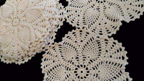 9 cream / off white crochet doilies