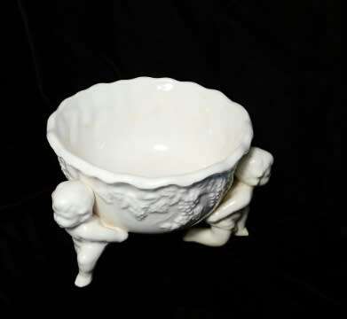 Lefton renaissance footed bowl - cherubs