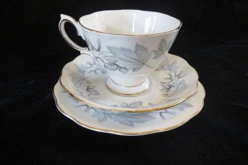 Royal Albert - Silver Maple trio - excellent condition