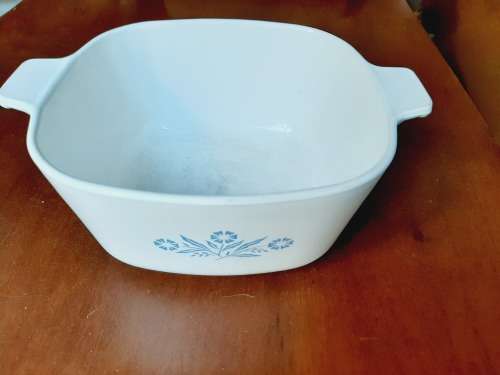 Corningware cornflower oven dish P 1 3/4 -B