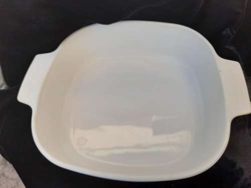 Corningware cornflower casserole/ oven dish  - A-2-B 2 liter - with lid - good condition