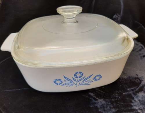 Corningware cornflower casserole/ oven dish  - A-2-B 2 liter - with lid - good condition
