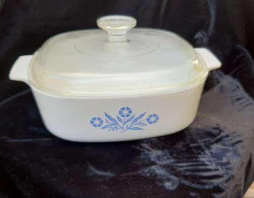 Corningware cornflower casserole/ oven dish  - A-2-B 2 liter - with lid - good condition