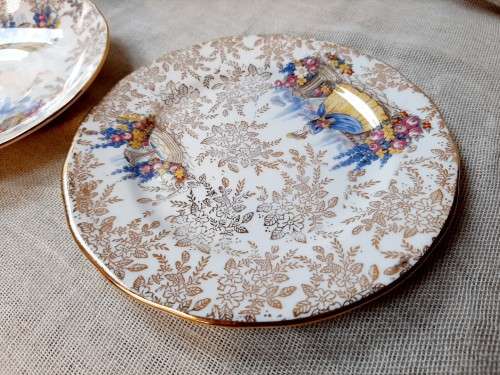 Queen Anne bone china -  pattern 8158 - trio