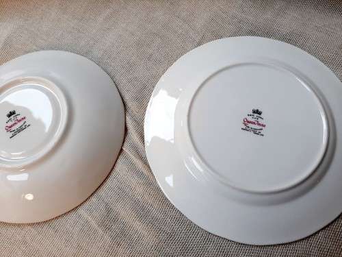 Queen Anne bone china -  pattern 8158 - trio