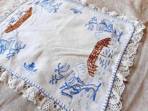 Small embroidered tray cloth - colourful - 30 x 30cm