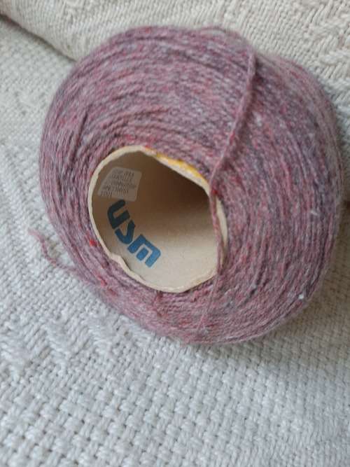 2 cones yarn (Fiesta 4 ply -300g - and courtelle amethyst 500g)