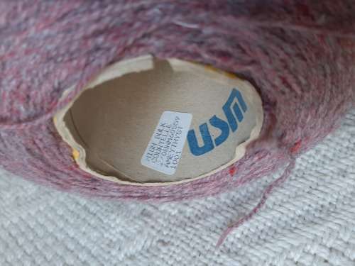 2 cones yarn (Fiesta 4 ply -300g - and courtelle amethyst 500g)