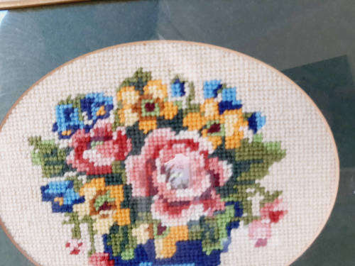Tapestry - basket of flowers 31 x 23 cm