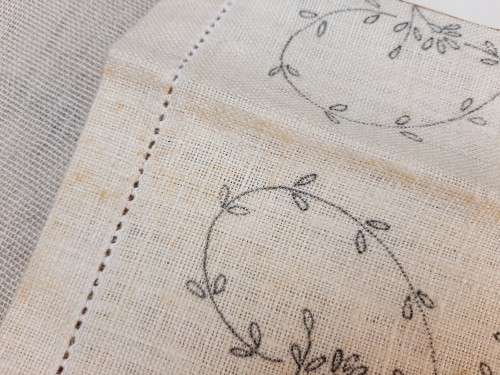 Stamped linen - Regal 452 pattern - 36 x 48cm