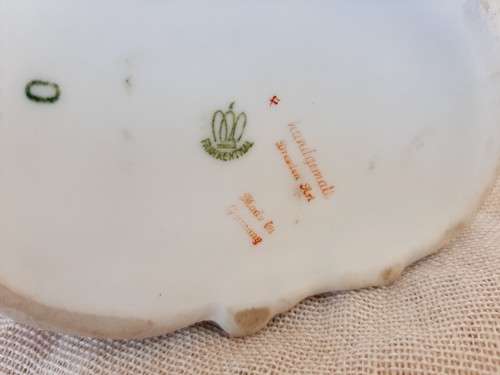 Dresden dancers - damaged - 16 x 14cm.