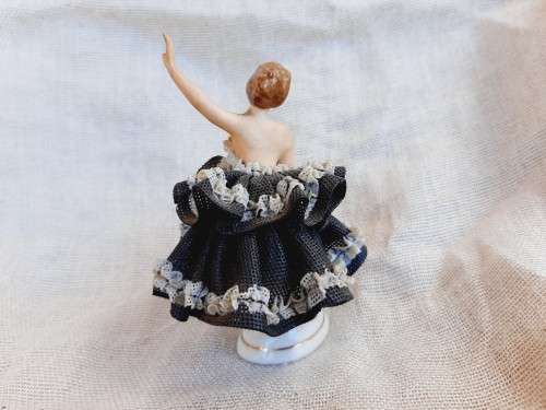 Dresden dancer - damaged - 10cm x 8cm.