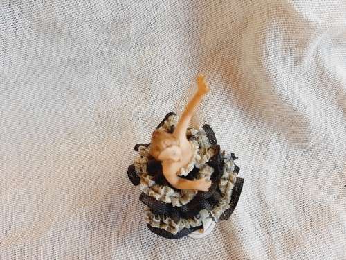 Dresden dancer - damaged - 10cm x 8cm.