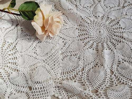 Large crochet doilies 35 and 48 cm - white cotton - pineapple design