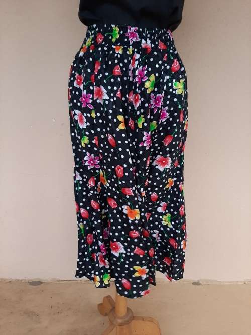 Lot of women`s clothing - 7 items - mixed sizes - good condition