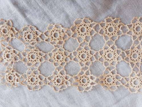 Crocheted mat - golden colour - 16 x 33cm