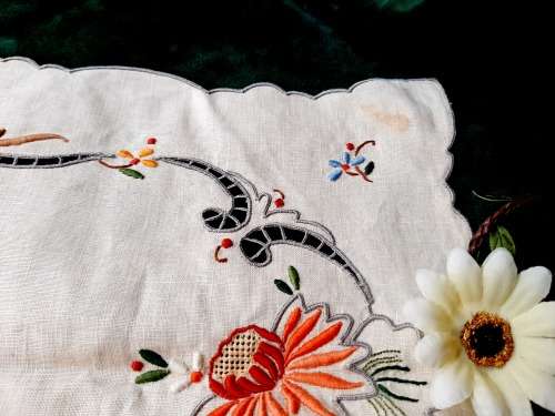 Embroidered tray cloth - linen - cream  25 x 41 cm