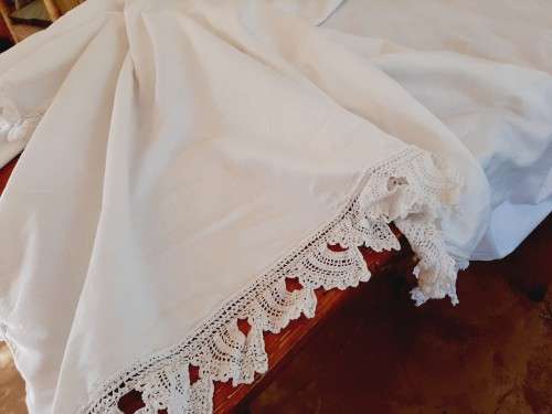 Lovely white damask tablecloth with hand crocheted edging 185 x 185cm