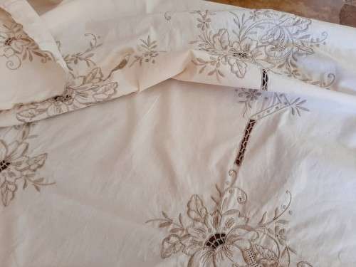 Hand embroidered tablecloth (120 x 150cm)
