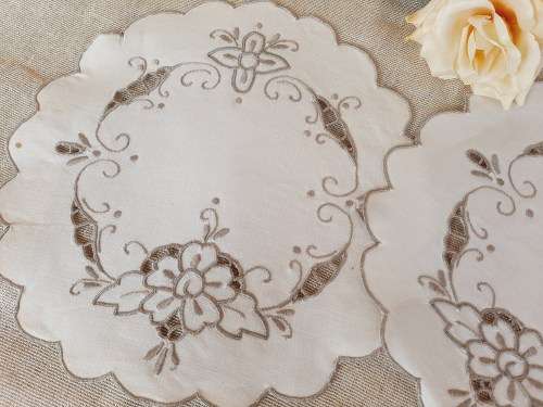 Set of 2 embroidered doilies/ doileys - white and grey 24 cm