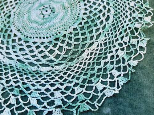 Green and white doilie,- finely crocheted - 34cm