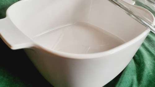 Large Corning-ware casserole with lid - white - made in USA - A-5-B (5 litre)