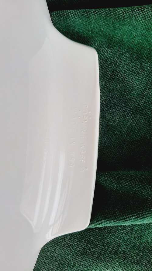 Large Corning-ware casserole with lid - white - made in USA - A-5-B (5 litre)