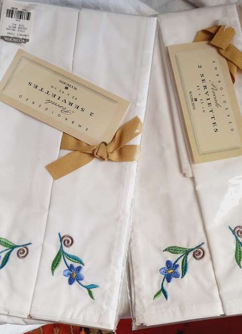 4 Vintage, cotton, napkins with embroidery