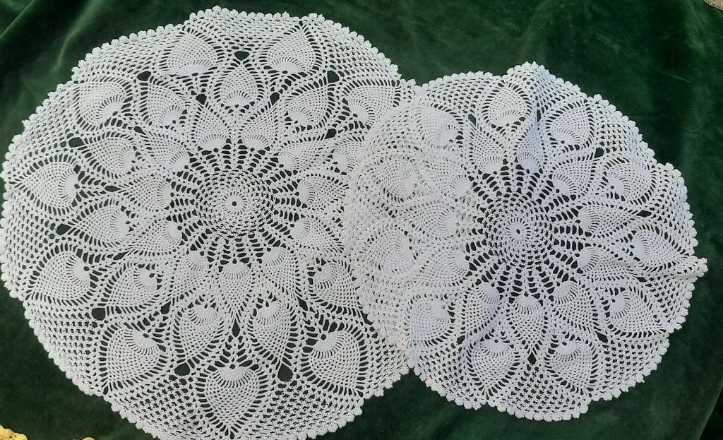 Crochet doily/doilies - white - 30 and 49cm pineapple design
