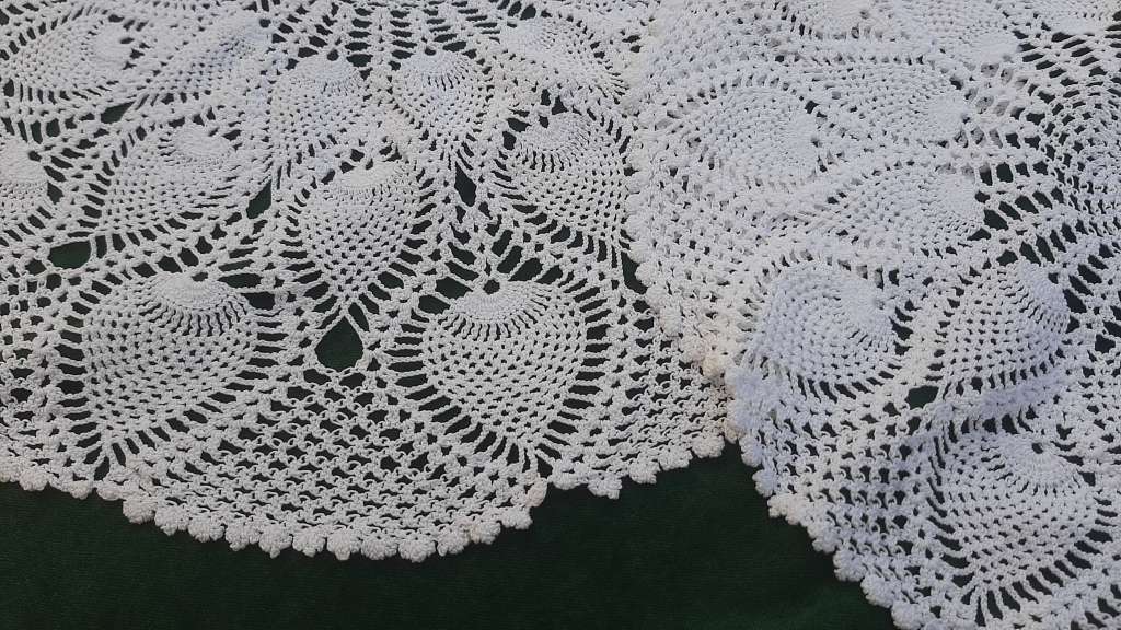 Crochet doily/doilies - white - 30 and 49cm pineapple design