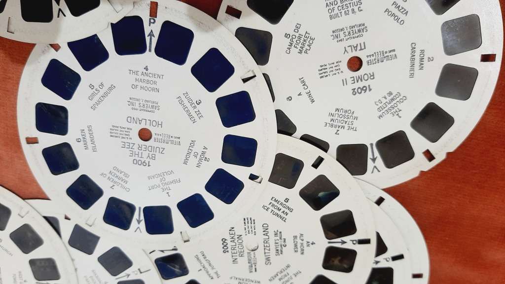 15 View-master discs - tourist themes (Paris, Italy, Switzerland etc)