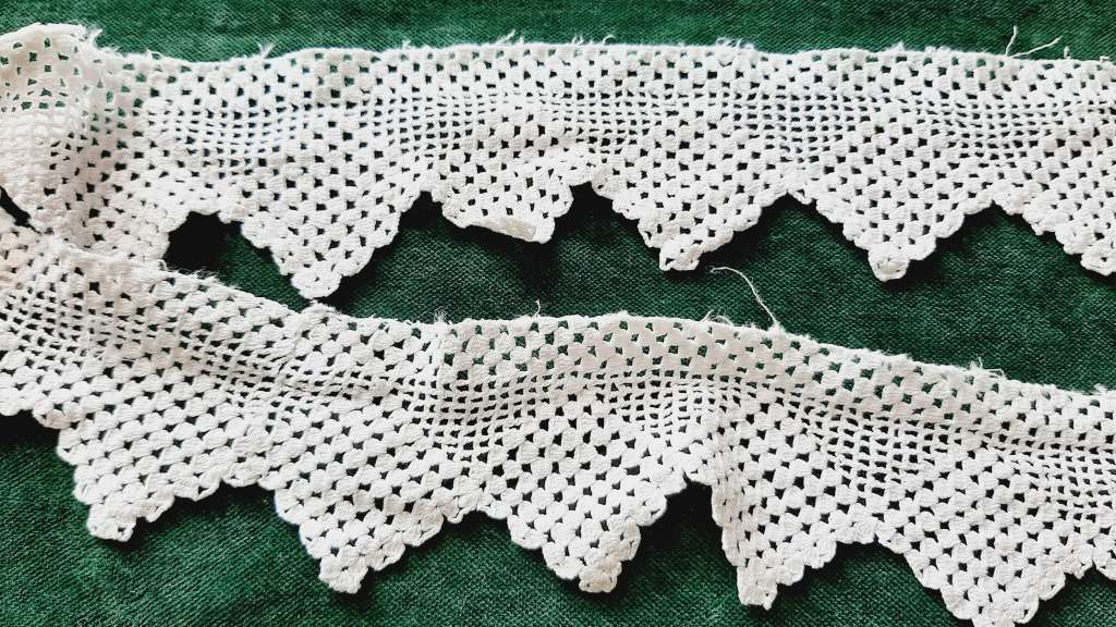 Salvaged lace edging - 2.5 metres x 5.5cm wide