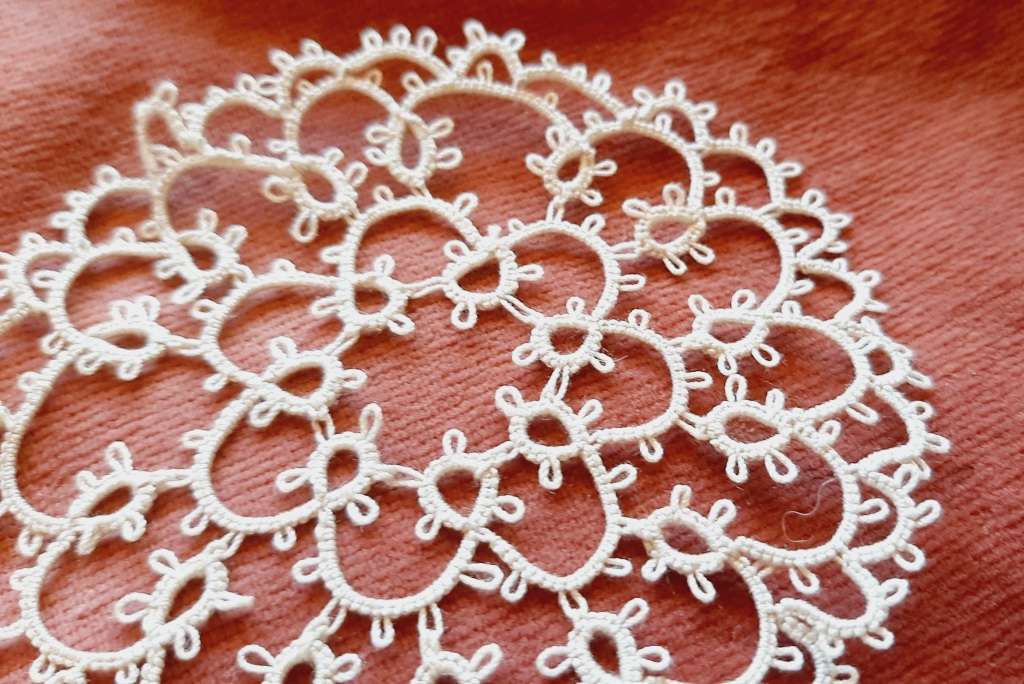 Small, beige tatted (tatting) doilie - 8.5cm diameter