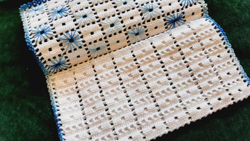 Crochet pouch 10 x 18cm