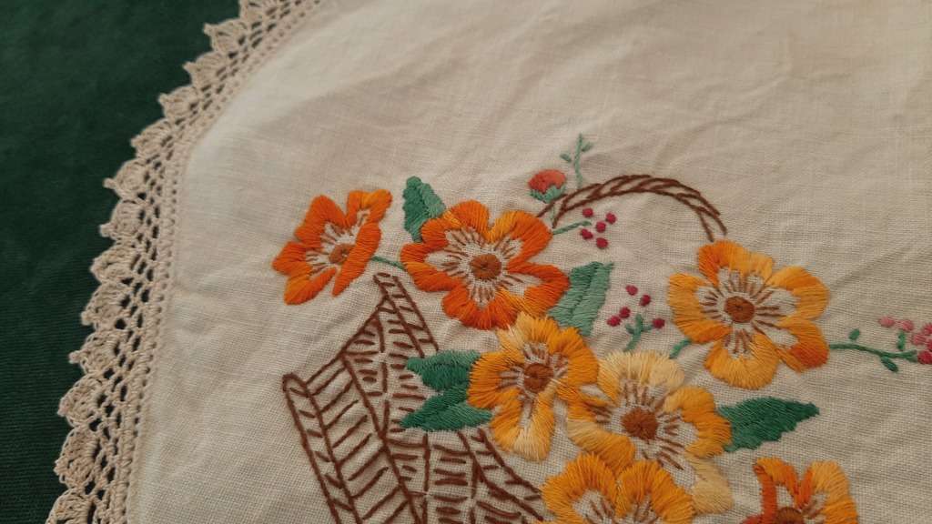 Cream embroidered tray cloth - linen - 44 x 33 cm