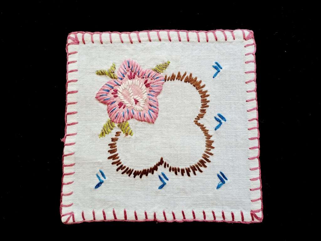 Small doily mat - linen  - 14 x 14cm