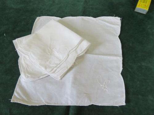 Set of 3 embroidered serviettes - white